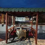 Shtepiza E Beratit 招待所